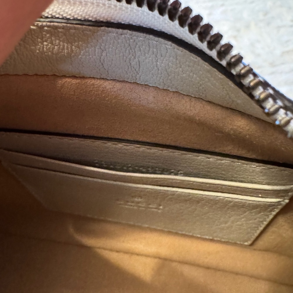 Gucci Beige Leather Shoulder Bag with Gold Chain - Picture 5 of 12
